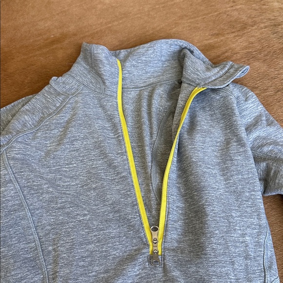 Lululemon race your pace 1/2 zip long sleeve size 6 - Picture 9 of 9
